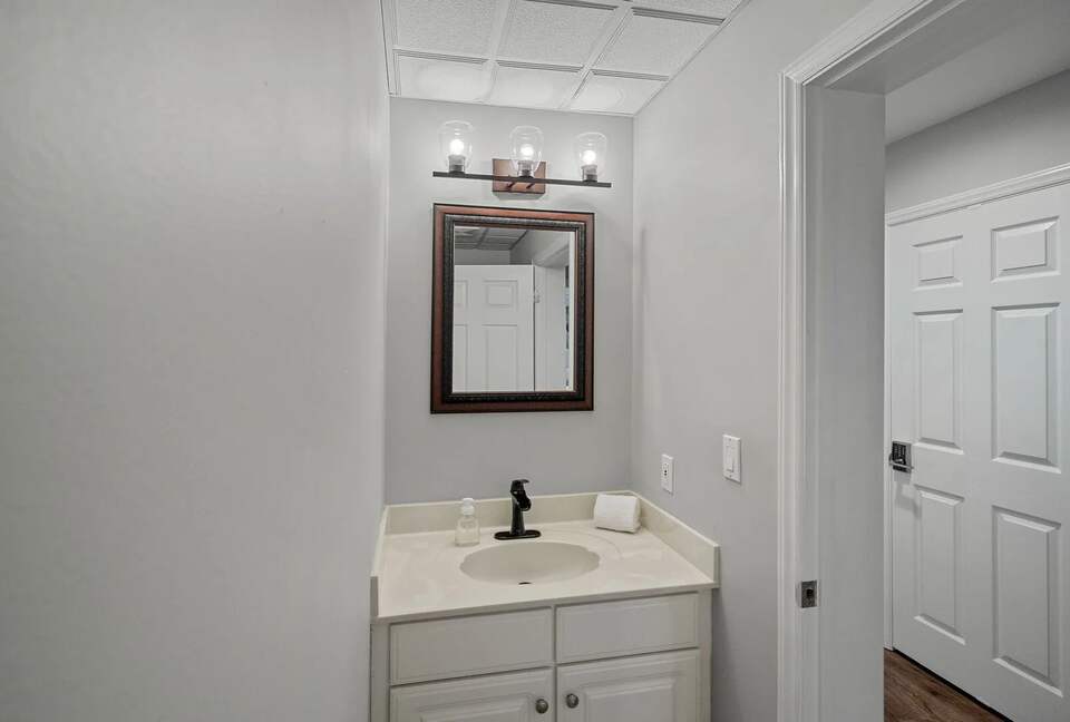 Sophisticated Waterside Escape on Lake Norman - Mooresville, North Carolina