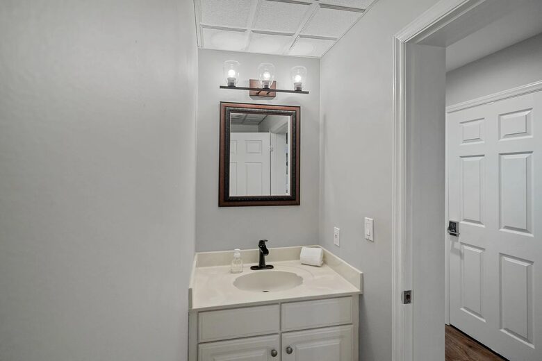 Sophisticated Waterside Escape on Lake Norman - Mooresville, North Carolina