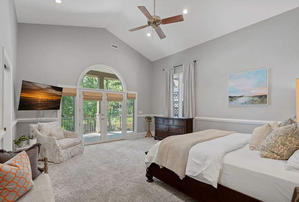 Sophisticated Waterside Escape on Lake Norman - Mooresville, North Carolina