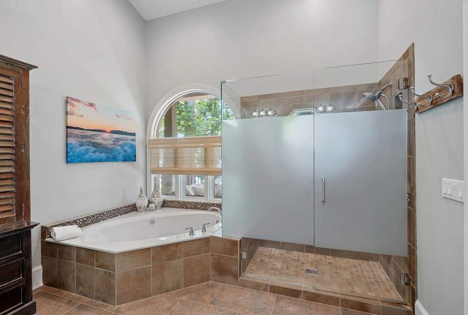 Sophisticated Waterside Escape on Lake Norman - Mooresville, North Carolina