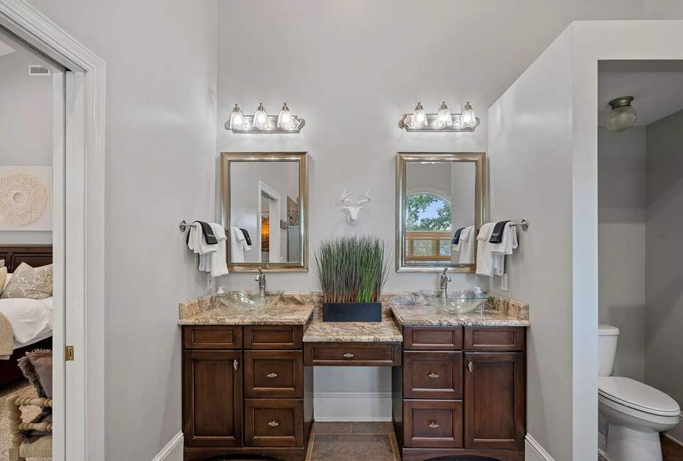 Sophisticated Waterside Escape on Lake Norman - Mooresville, North Carolina