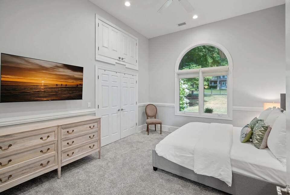 Sophisticated Waterside Escape on Lake Norman - Mooresville, North Carolina