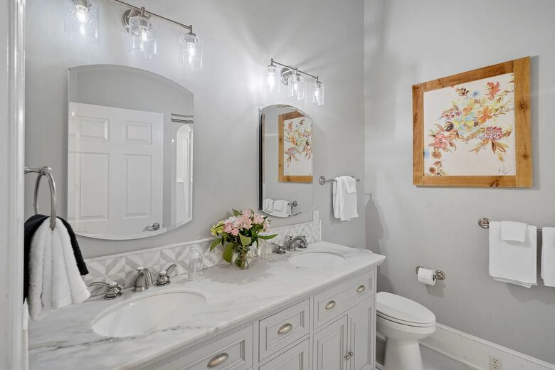 Sophisticated Waterside Escape on Lake Norman - Mooresville, North Carolina