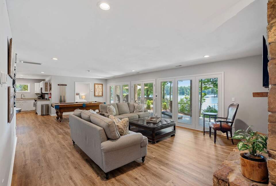 Sophisticated Waterside Escape on Lake Norman - Mooresville, North Carolina