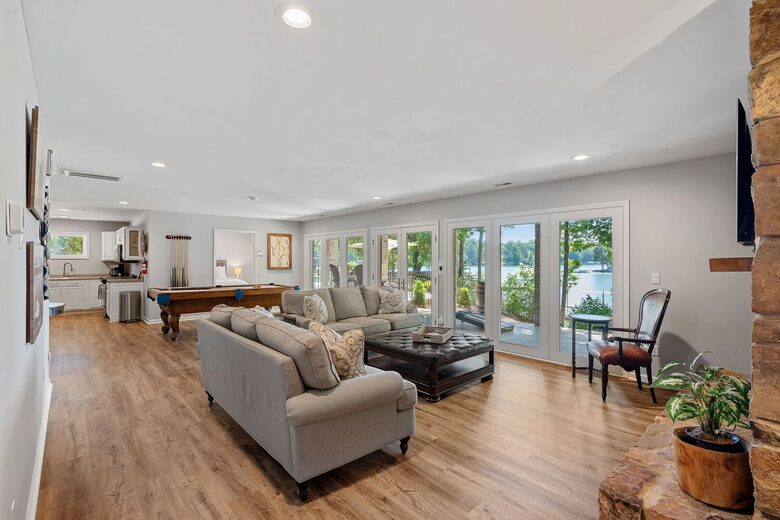 Sophisticated Waterside Escape on Lake Norman - Mooresville, North Carolina