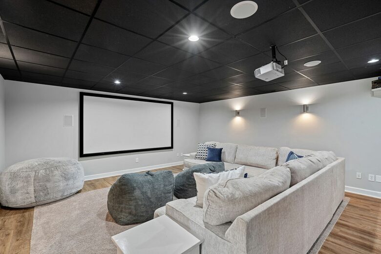 Sophisticated Waterside Escape on Lake Norman - Mooresville, North Carolina