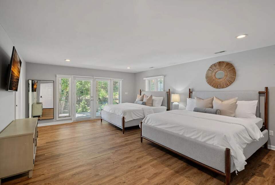 Sophisticated Waterside Escape on Lake Norman - Mooresville, North Carolina