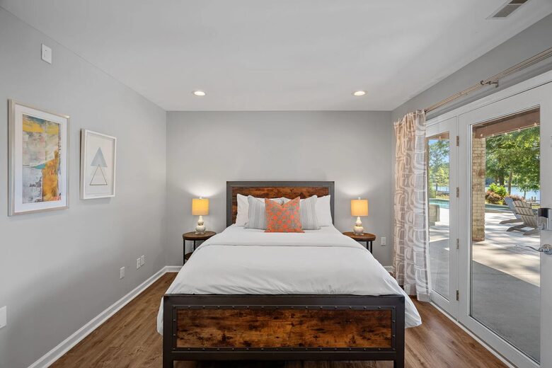 Sophisticated Waterside Escape on Lake Norman - Mooresville, North Carolina