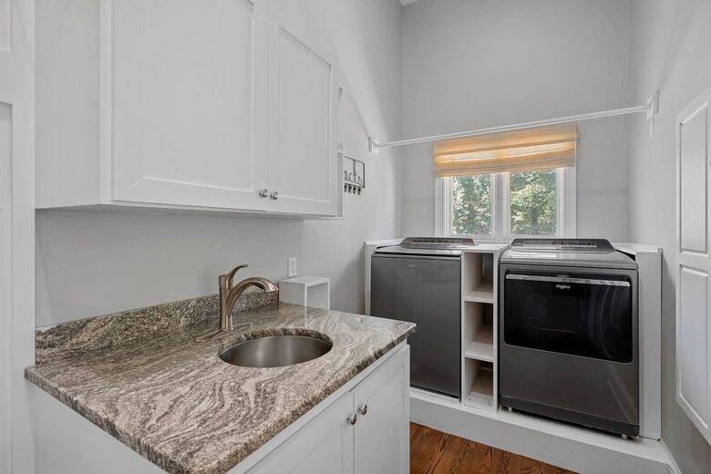 Sophisticated Waterside Escape on Lake Norman - Mooresville, North Carolina