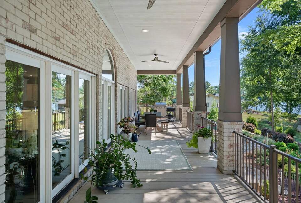 Sophisticated Waterside Escape on Lake Norman - Mooresville, North Carolina