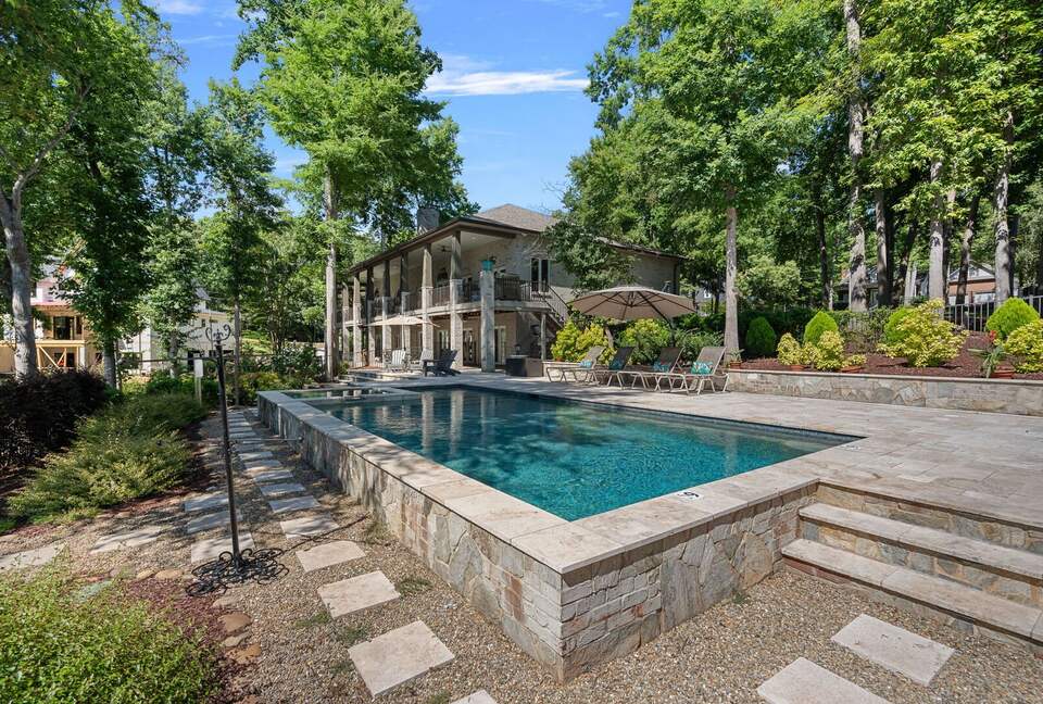 Sophisticated Waterside Escape on Lake Norman - Mooresville, North Carolina