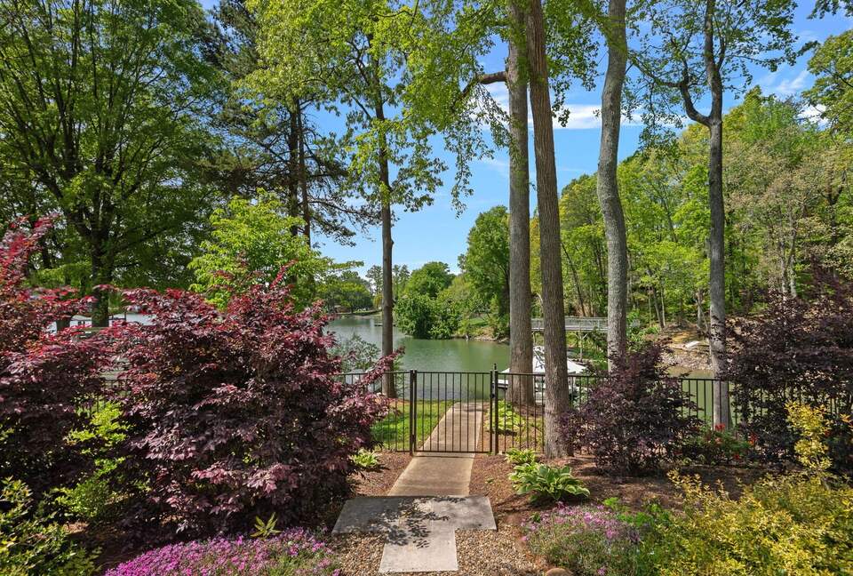 Sophisticated Waterside Escape on Lake Norman - Mooresville, North Carolina