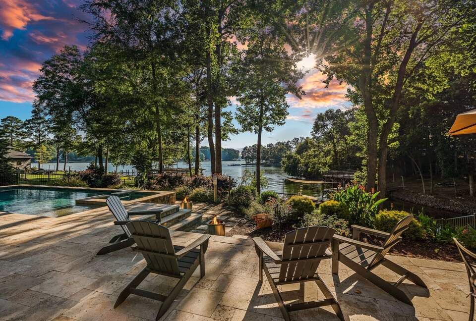 Sophisticated Waterside Escape on Lake Norman - Mooresville, North Carolina