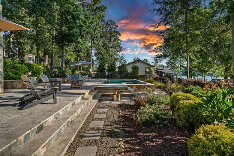 Sophisticated Waterside Escape on Lake Norman - Mooresville, North Carolina