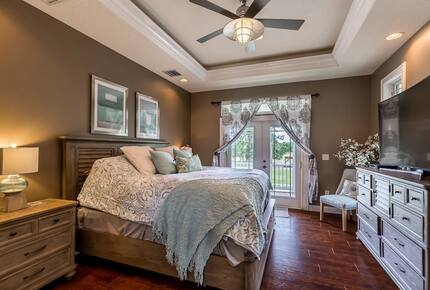 Exquisite Tampa-Area Oasis with Resort Amenities - Lutz, Florida