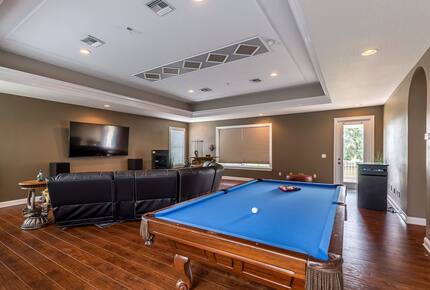 Exquisite Tampa-Area Oasis with Resort Amenities - Lutz, Florida