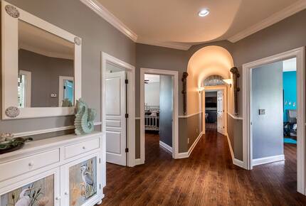 Exquisite Tampa-Area Oasis with Resort Amenities - Lutz, Florida