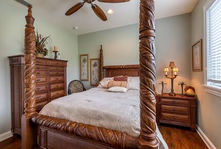 Exquisite Tampa-Area Oasis with Resort Amenities - Lutz, Florida