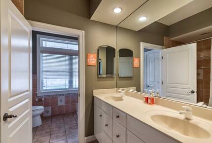 Exquisite Tampa-Area Oasis with Resort Amenities - Lutz, Florida