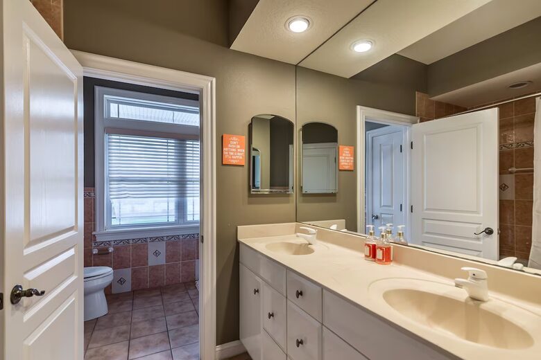 Exquisite Tampa-Area Oasis with Resort Amenities - Lutz, Florida