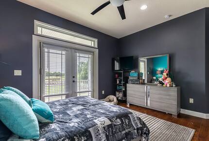 Exquisite Tampa-Area Oasis with Resort Amenities - Lutz, Florida