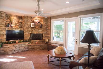 Exquisite Tampa-Area Oasis with Resort Amenities - Lutz, Florida