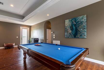 Exquisite Tampa-Area Oasis with Resort Amenities - Lutz, Florida