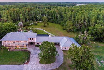 Exquisite Tampa-Area Oasis with Resort Amenities - Lutz, Florida