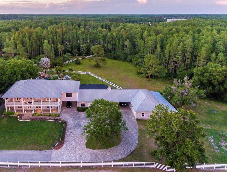 Exquisite Tampa-Area Oasis with Resort Amenities - Lutz, Florida