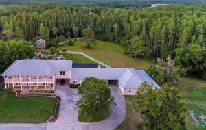 Exquisite Tampa-Area Oasis with Resort Amenities - Lutz, Florida