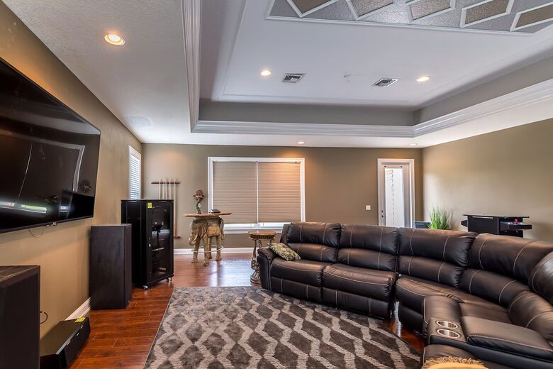 Exquisite Tampa-Area Oasis with Resort Amenities - Lutz, Florida