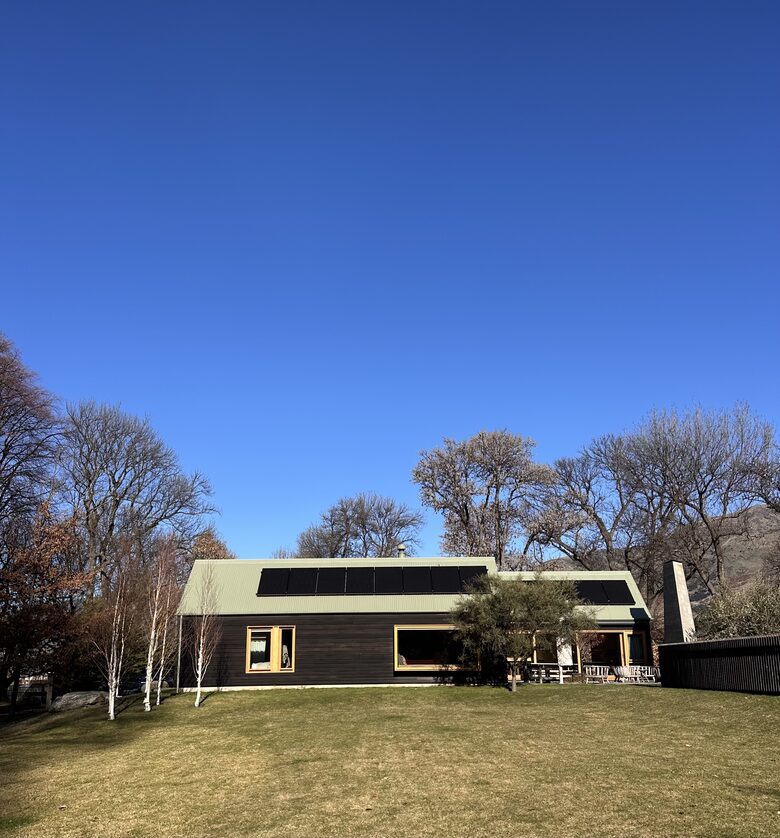 Modern Alpine Retreat with Stunning Mountain Views - Wānaka, New Zealand