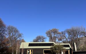 Modern Alpine Retreat with Stunning Mountain Views - Wānaka, New Zealand