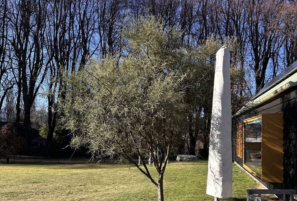 Modern Alpine Retreat with Stunning Mountain Views - Wānaka, New Zealand