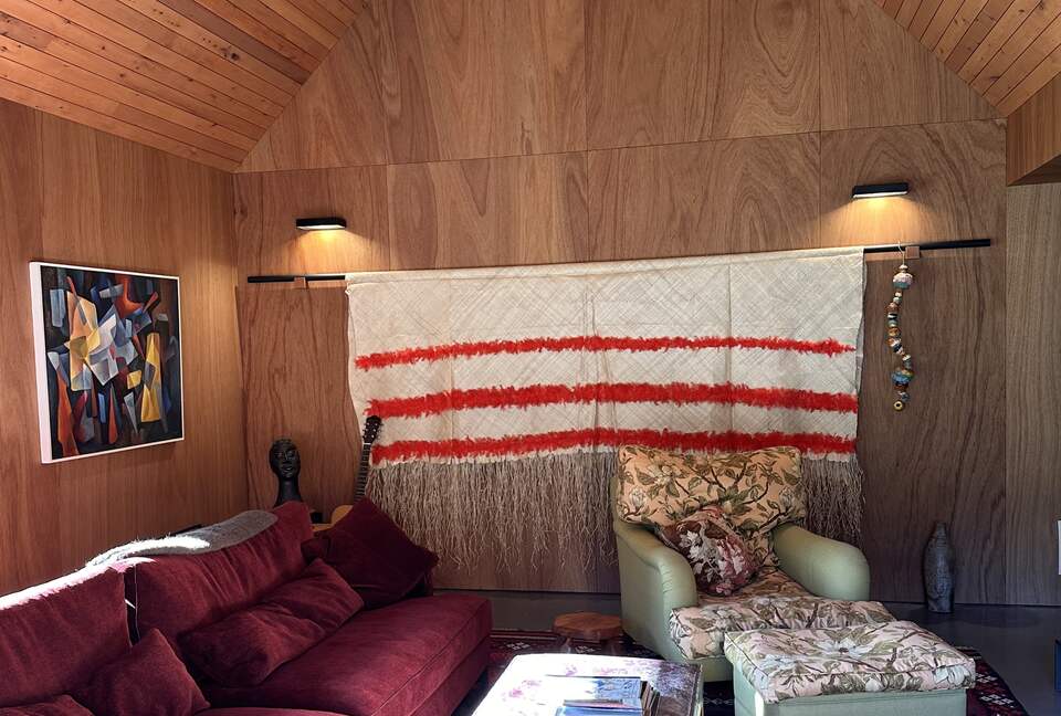 Modern Alpine Retreat with Stunning Mountain Views - Wānaka, New Zealand