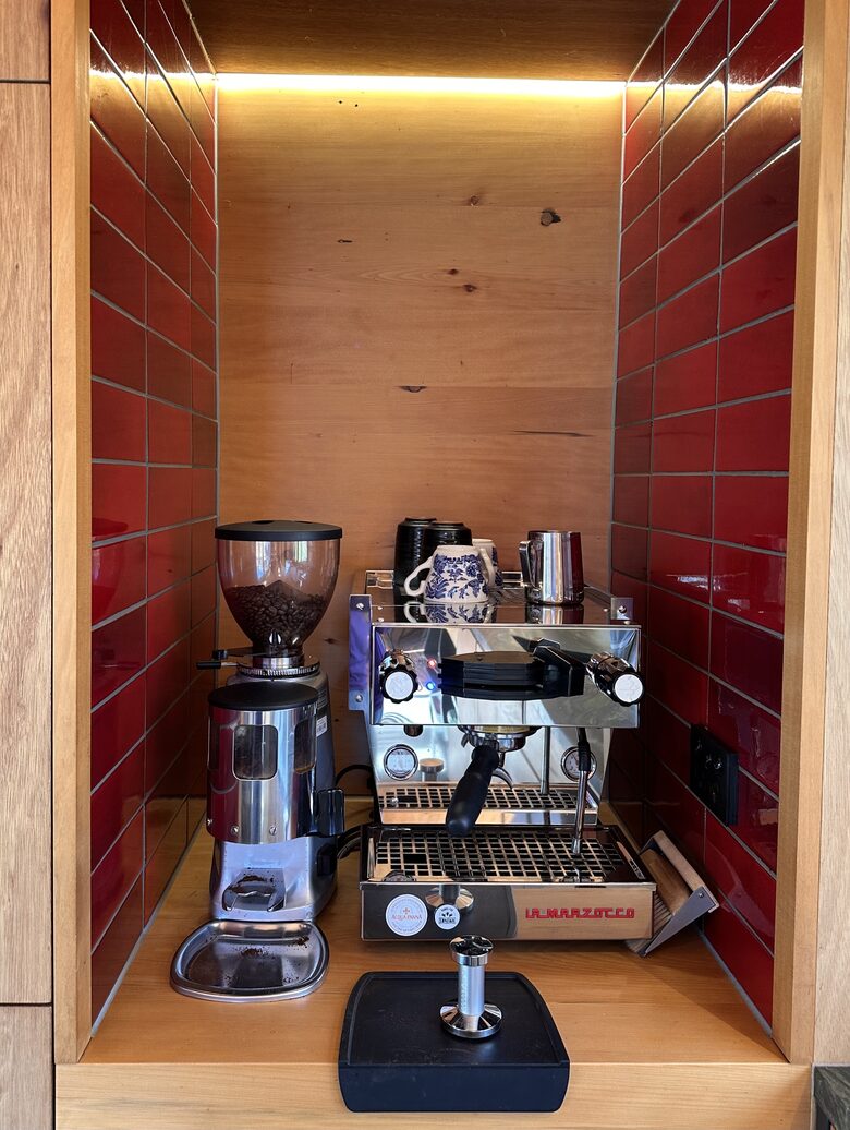 Modern Alpine Retreat with Stunning Mountain Views - Wānaka, New Zealand