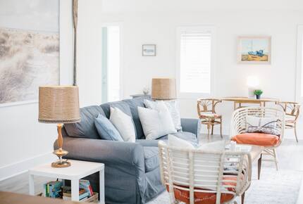 Vintage Charm by the Lake - Fort Erie, Canada