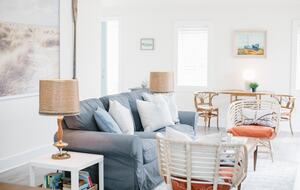 Vintage Charm by the Lake - Fort Erie, Canada