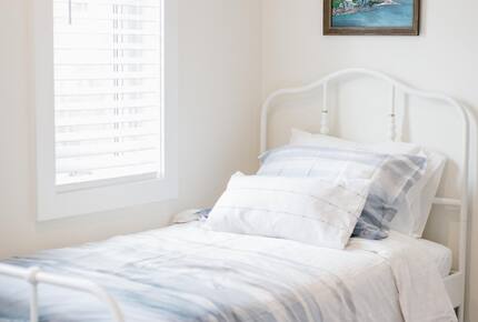 Vintage Charm by the Lake - Fort Erie, Canada