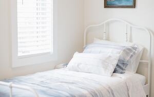 Vintage Charm by the Lake - Fort Erie, Canada