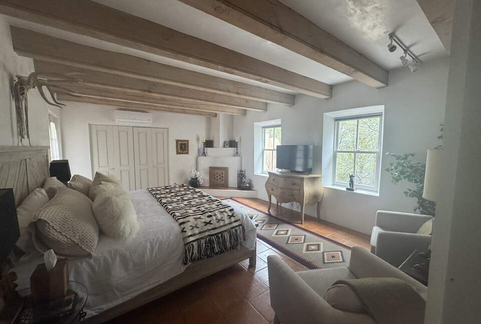 Secluded Santa Fe Retreat on Four Private Acres - Santa Fe, New Mexico