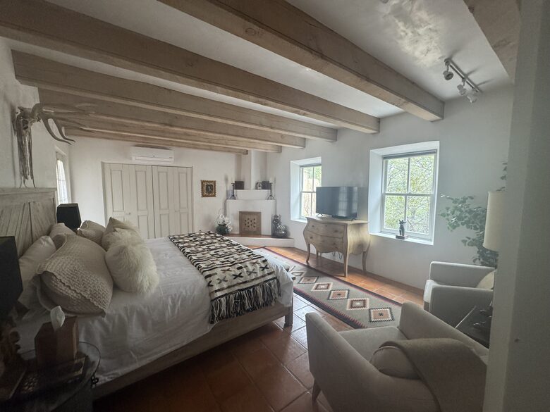 Secluded Santa Fe Retreat on Four Private Acres - Santa Fe, New Mexico