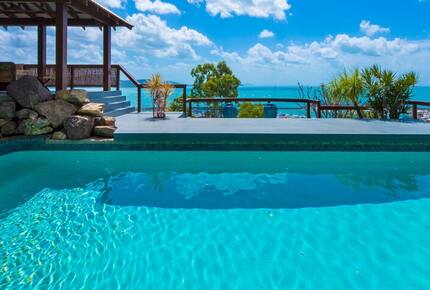Panoramic Coral Sea Views from a Sophisticated Hillside Haven - Airlie Beach, Australia