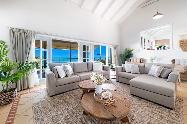 Panoramic Coral Sea Views from a Sophisticated Hillside Haven - Airlie Beach, Australia