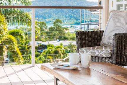 Panoramic Coral Sea Views from a Sophisticated Hillside Haven - Airlie Beach, Australia