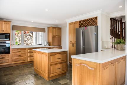 Panoramic Coral Sea Views from a Sophisticated Hillside Haven - Airlie Beach, Australia