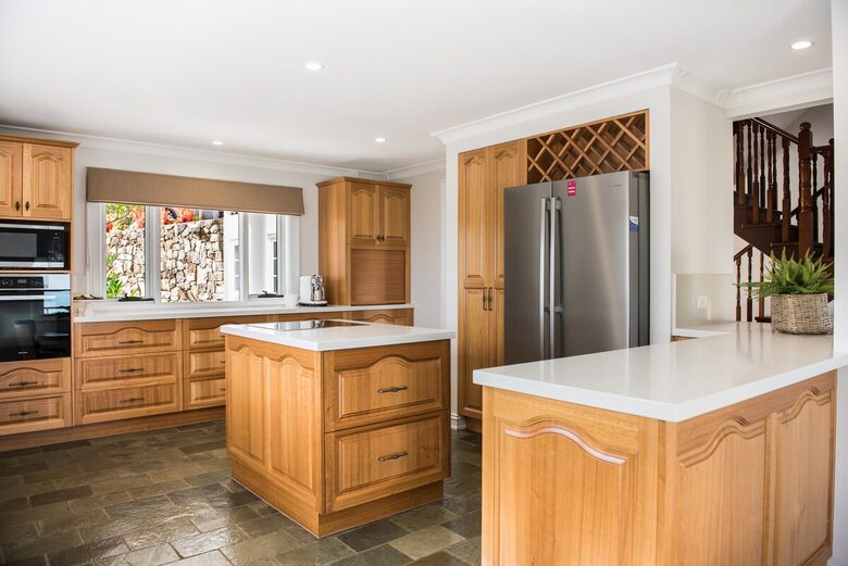 Panoramic Coral Sea Views from a Sophisticated Hillside Haven - Airlie Beach, Australia