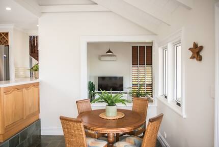 Panoramic Coral Sea Views from a Sophisticated Hillside Haven - Airlie Beach, Australia