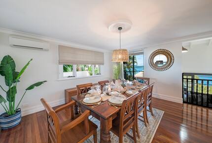 Panoramic Coral Sea Views from a Sophisticated Hillside Haven - Airlie Beach, Australia