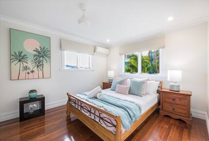 Panoramic Coral Sea Views from a Sophisticated Hillside Haven - Airlie Beach, Australia